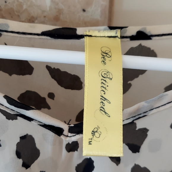 Bee Stitched blouse - Picture 4 of 4